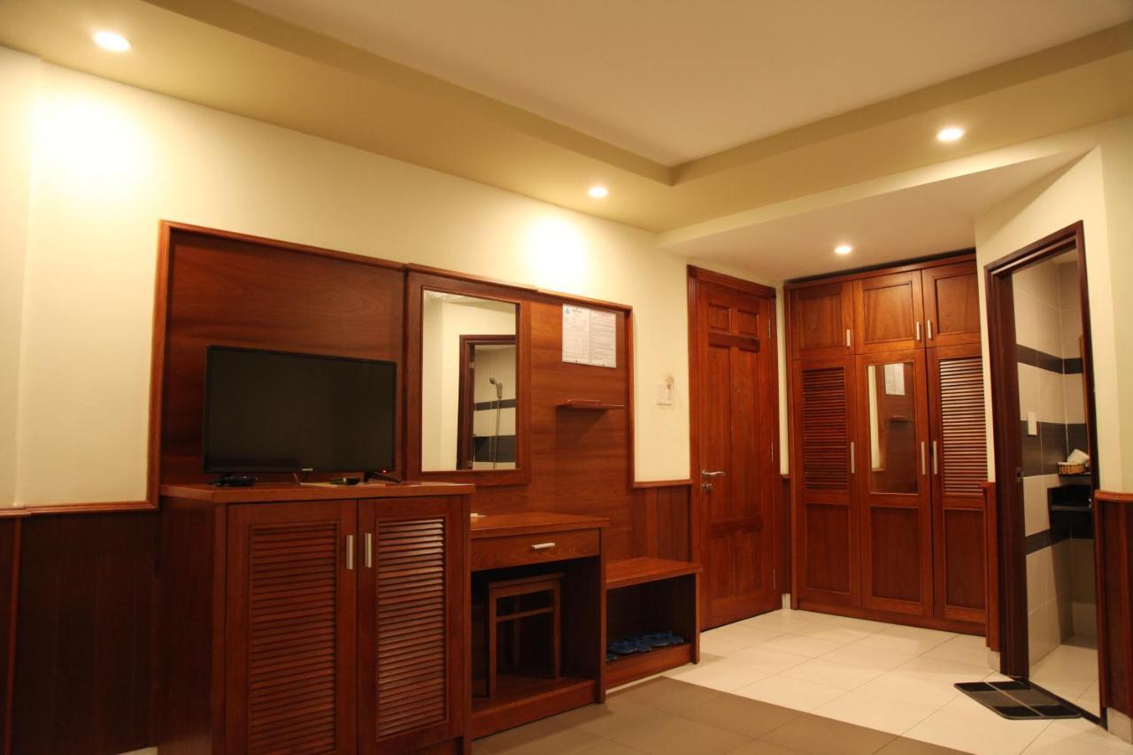 Hotel Tran Long Ho Chi Minh City Bagian luar foto